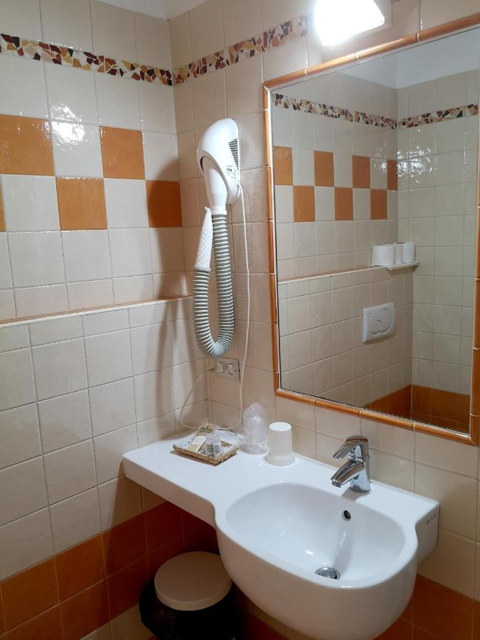 Albergo Milano Peio Fonti Exterior foto